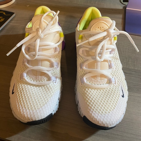 Women’s Training Shoes - Picture 1 of 2